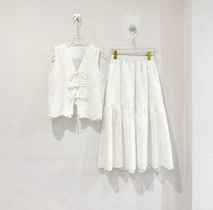 Noelle eyelet set