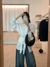 Load image into Gallery viewer, Kate collared top
