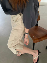 Load image into Gallery viewer, Emily cargo capri pants
