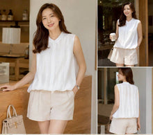 Load image into Gallery viewer, Cara eyelet top

