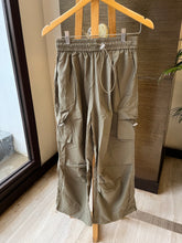 Load image into Gallery viewer, Gerald parachute Pants
