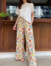 Load image into Gallery viewer, Kendra printed pants
