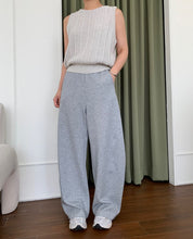 Load image into Gallery viewer, Anita barrel pants
