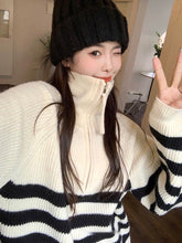 Load image into Gallery viewer, Solenn Sweater
