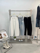 Load image into Gallery viewer, Kirk Barrel Jeans
