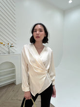 Load image into Gallery viewer, Marie satin top
