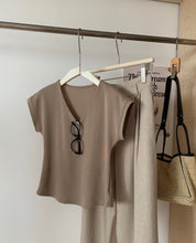Load image into Gallery viewer, Martha cotton top
