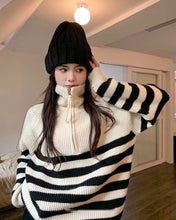 Load image into Gallery viewer, Solenn Sweater
