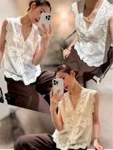 Load image into Gallery viewer, Chrissy top
