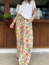 Load image into Gallery viewer, Kendra printed pants
