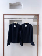 Load image into Gallery viewer, Joan collared top
