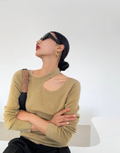 Load image into Gallery viewer, Shirley cut out top
