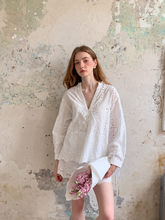 Load image into Gallery viewer, Kiara eyelet set
