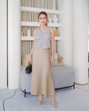 Load image into Gallery viewer, Suzy Satin Skirt
