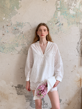 Load image into Gallery viewer, Kiara eyelet set
