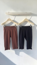 Load image into Gallery viewer, Janina capri pants

