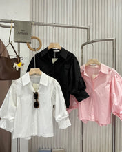 Load image into Gallery viewer, Pamela collared top
