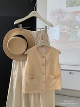 Load image into Gallery viewer, Marian Tweed Vest
