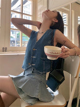 Load image into Gallery viewer, Phoebe Denim Vest
