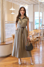 Load image into Gallery viewer, Therinne Dress with Belt
