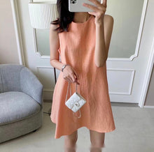 Load image into Gallery viewer, Luca linen dress
