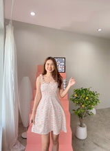 Load image into Gallery viewer, Suzy Floral Dress
