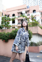 Load image into Gallery viewer, Osaka Kimono Jacket
