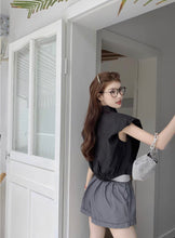 Load image into Gallery viewer, Joyce semi cropped top
