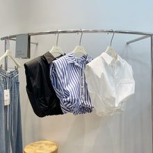 Load image into Gallery viewer, Chase semi cropped top
