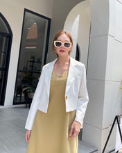 Load image into Gallery viewer, Erica semi cropped jacket
